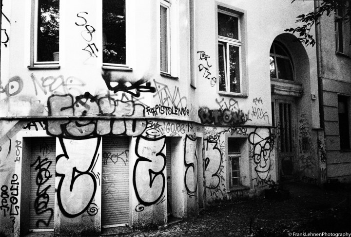 170901 - Olympus XA2 - Lomo Lady Grey (12)