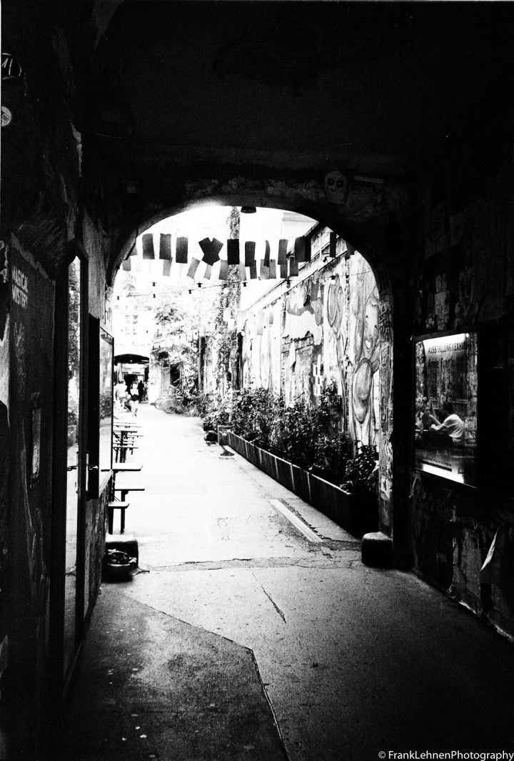 170901 - Olympus XA2 - Lomo Lady Grey (32)